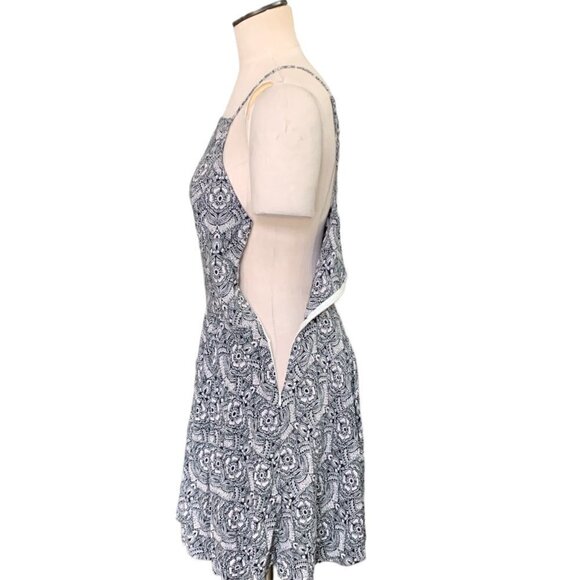AF Abercrombie & Fitch Halter Neck Floral Skater Dress Sz L Black & White 134H - Picture 5 of 11